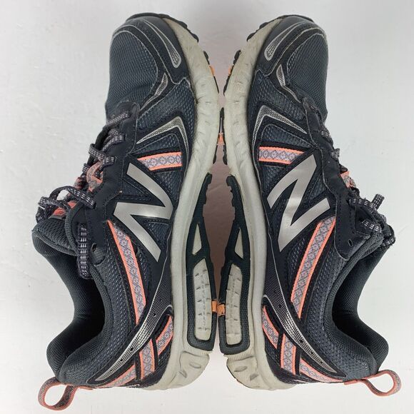 New Balance Womens 410 V5 Trail Running Shoes Gray Coral 8 B *READ WORN SOLES* - Picture 3 of 13